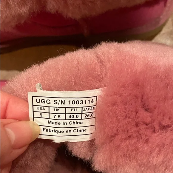 UGG Pink Breast Cancer Awareness Fur-Lined Boots Size 9 - Picture 5 of 6